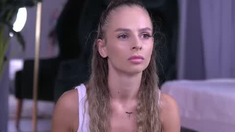 elarashine online show from 09-12-25, 09:04