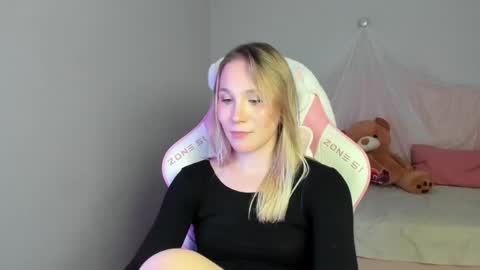 elaravoltage online show from 03-20-26, 06:13