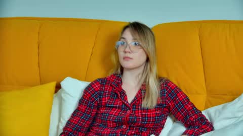 elaravoltage online show from 04-14-26, 05:19