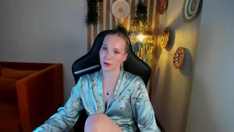 Snapshot of elaravoltage chatting on 06-06-26, 06:01 elaravoltage online show from 06-06-26, 06:01