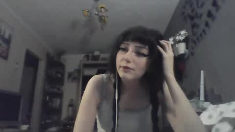 Lia online show from 05-21-26, 05:31