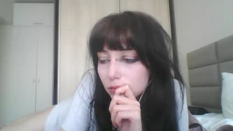 Lia online show from 05-31-26, 08:10