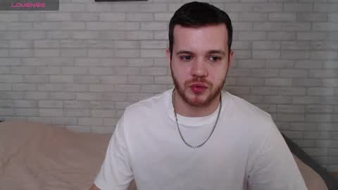 Snapshot of electric_smile chatting on 04-22-26, 07:11 Alex online show from 04-22-26, 07:11