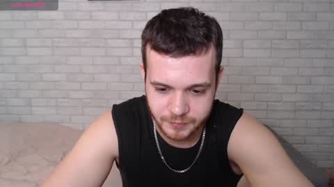 Snapshot of electric_smile chatting on 04-24-26, 11:01 Alex online show from 04-24-26, 11:01