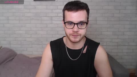 Snapshot of electric_smile chatting on 05-07-26, 10:53 Alex online show from 05-07-26, 10:53