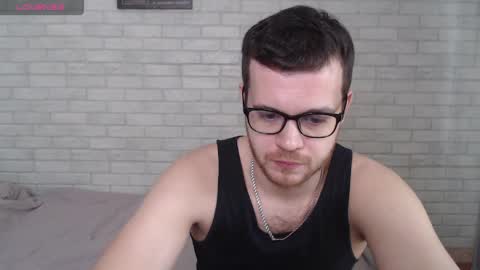 Snapshot of electric_smile chatting on 05-10-26, 07:02 Alex online show from 05-10-26, 07:02
