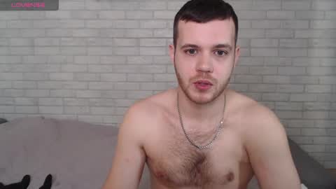 Snapshot of electric_smile chatting on 05-19-26, 05:03 Alex online show from 05-19-26, 05:03