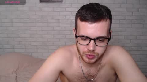 Snapshot of electric_smile chatting on 05-24-26, 07:19 Alex online show from 05-24-26, 07:19