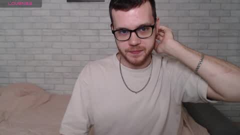 Snapshot of electric_smile chatting on 06-01-26, 07:10 Alex online show from 06-01-26, 07:10
