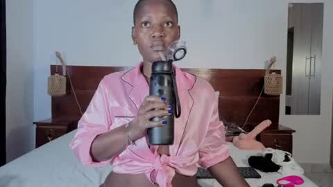 Snapshot of elegant_ebony chatting on 07-03-26, 07:59 Nika online show from 07-03-26, 07:59