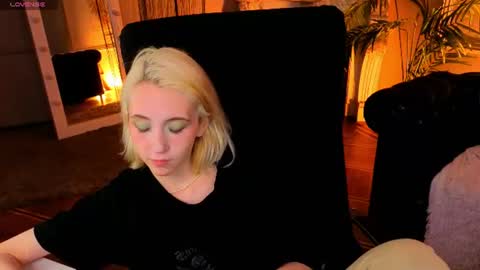 Elen  online show from 06-22-26, 05:15