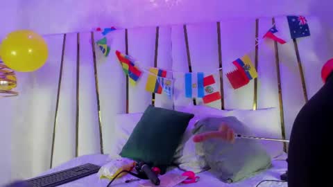 Snapshot of elena_mature chatting on 06-25-26, 07:07 Elena online show from 06-25-26, 07:07