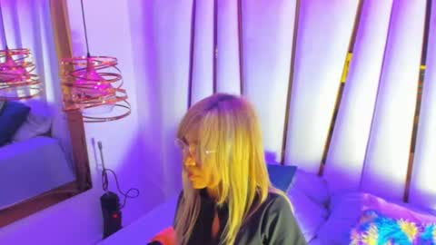 Snapshot of elena_mature chatting on 07-18-26, 07:06 Elena online show from 07-18-26, 07:06