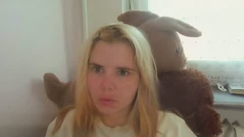 Snapshot of elenaflirt chatting on 06-21-26, 03:14 Elena online show from 06-21-26, 03:14