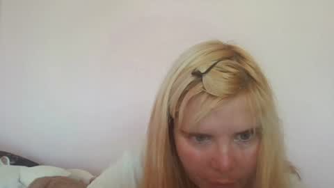 Snapshot of elenaflirt chatting on 06-25-26, 08:19 Elena online show from 06-25-26, 08:19