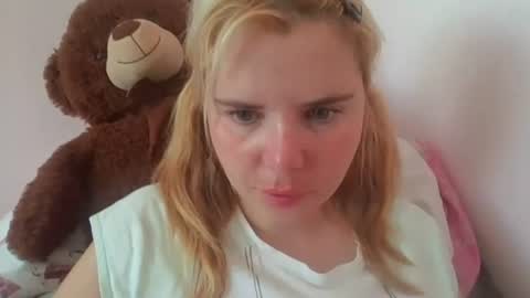 Snapshot of elenaflirt chatting on 06-26-26, 08:19 Elena online show from 06-26-26, 08:19