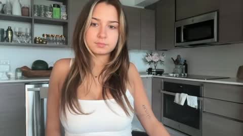 Elena online show from 05-28-26, 03:31