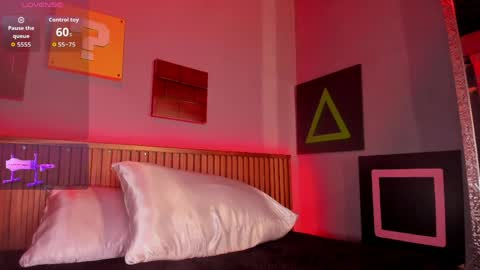 Snapshot of elettra_roux chatting on 04-10-26, 02:17 ELETTRA online show from 04-10-26, 02:17