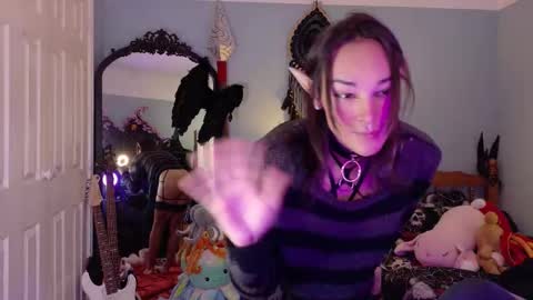 Snapshot of elf_flavoured chatting on 11-23-25, 07:35 Elf Flavoured online show from 11-23-25, 07:35