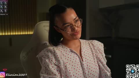 Snapshot of eli_asian chatting on 03-19-26, 08:35 Eli online show from 03-19-26, 08:35