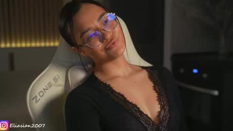 Snapshot of eli_asian chatting on 03-31-26, 12:27 Eli online show from 03-31-26, 12:27