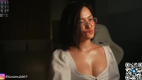 Snapshot of eli_asian chatting on 04-15-26, 07:58 Eli online show from 04-15-26, 07:58