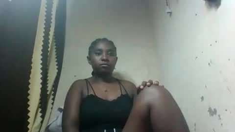 Snapshot of eliannee chatting on 12-18-25, 06:47 eliannee online show from 12-18-25, 06:47