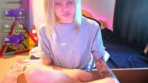 elieiza_xo online show from 05-17-26, 09:17