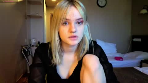 elieiza_xo online show from 06-02-26, 11:12