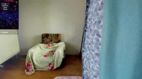 Snapshot of elis_gabbi chatting on 06-18-26, 07:08 Elis online show from 06-18-26, 07:08