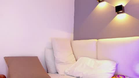Snapshot of elisa_castrillon chatting on 06-11-26, 12:32 Elisa online show from 06-11-26, 12:32