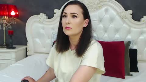 Snapshot of elisabethswan chatting on 06-08-26, 11:32 Krissy online show from 06-08-26, 11:32