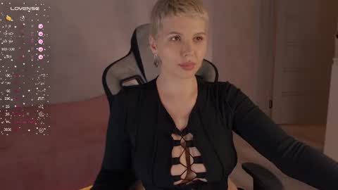 elise_day online show from 06-17-26, 05:58
