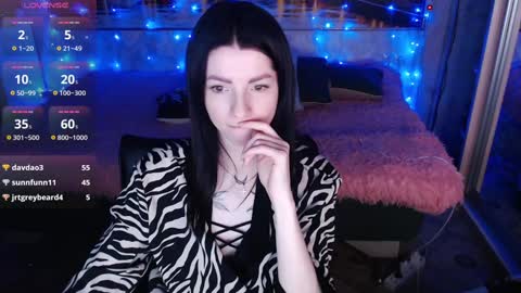 Elise online show from 12-09-24, 01:02