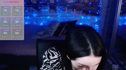 Elise online show from 01-03-25, 01:48