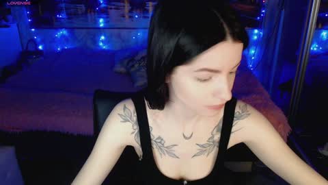 Elise online show from 02-05-25, 02:19