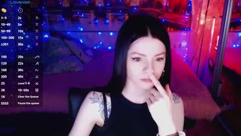 Elise online show from 02-13-25, 12:54