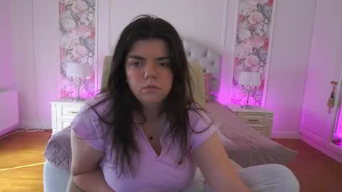 Snapshot of elissawow chatting on 04-13-26, 07:25 elissawow online show from 04-13-26, 07:25