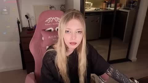 Elizabeth online show from 01-06-26, 04:32