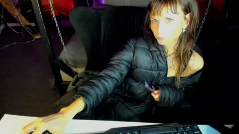 Snapshot of elizabe_th chatting on 01-20-25, 03:15 Elizabethangel online show from 01-20-25, 03:15