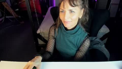 Snapshot of elizabe_th chatting on 02-09-25, 09:17 Elizabethangel online show from 02-09-25, 09:17