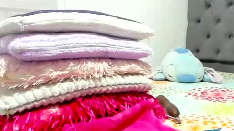 Snapshot of elizabeth_18_ chatting on 06-30-26, 03:18 ELIZA online show from 06-30-26, 03:18
