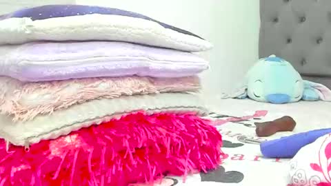 Snapshot of elizabeth_18_ chatting on 07-09-26, 03:21 ELIZA online show from 07-09-26, 03:21