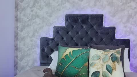 Elizabeth online show from 04-08-26, 09:48