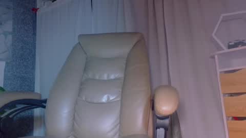 Snapshot of elizabethcampbell chatting on 07-23-26, 02:31 Lizzy online show from 07-23-26, 02:31