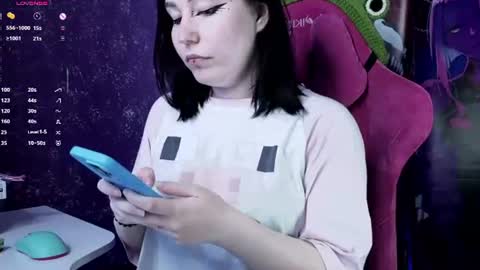 Snapshot of elizabethflowerr chatting on 06-10-26, 05:01 Eli online show from 06-10-26, 05:01