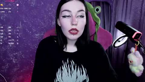 Snapshot of elizabethflowerr chatting on 06-22-26, 03:25 Eli online show from 06-22-26, 03:25