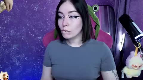 Snapshot of elizabethflowerr chatting on 07-09-26, 02:59 Eli online show from 07-09-26, 02:59