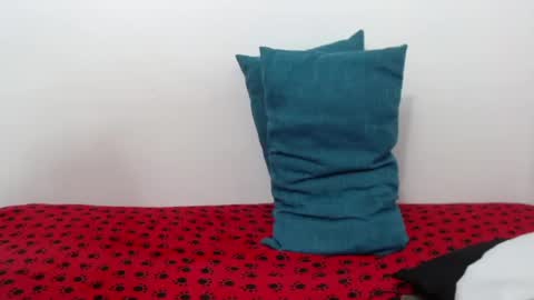 ElizabethMiler online show from 06-15-26, 12:57
