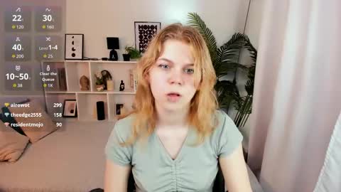 Elizabeth online show from 05-10-26, 05:51